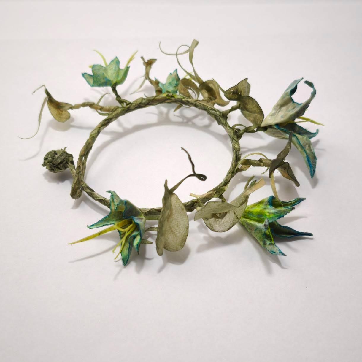 Green flower bracelet by Lena Echelle