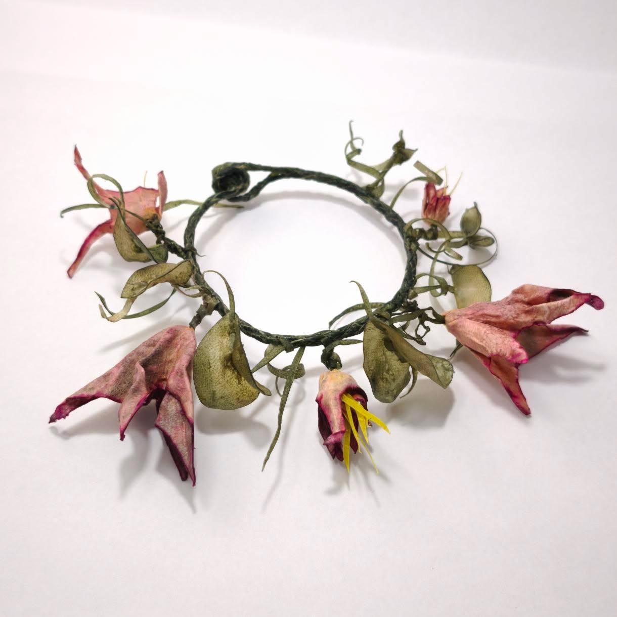 Dusty pink flower bracelet by Lena Echelle