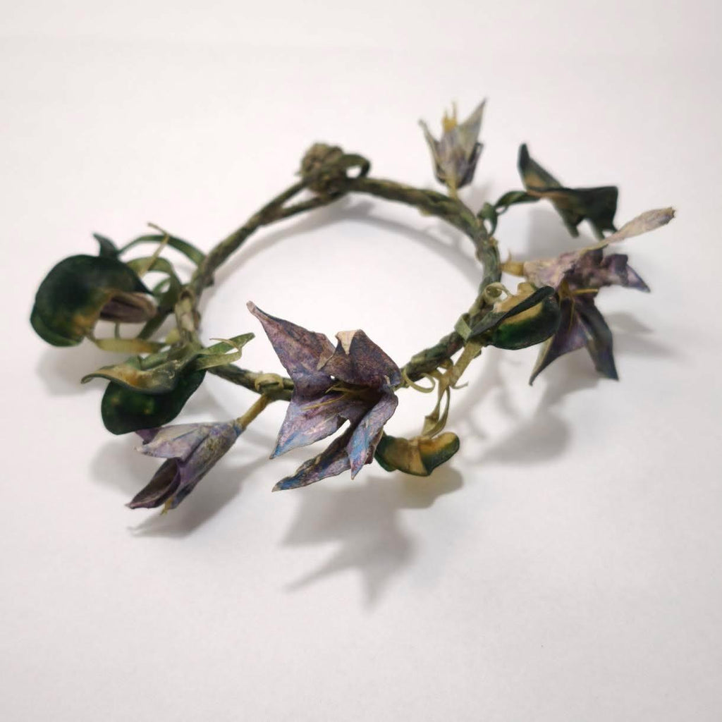 Purple flower bracelet by Lena Echelle