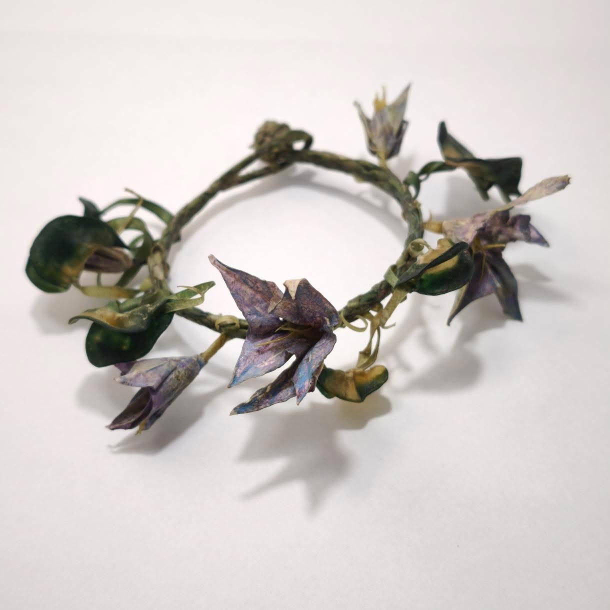 Purple flower bracelet by Lena Echelle