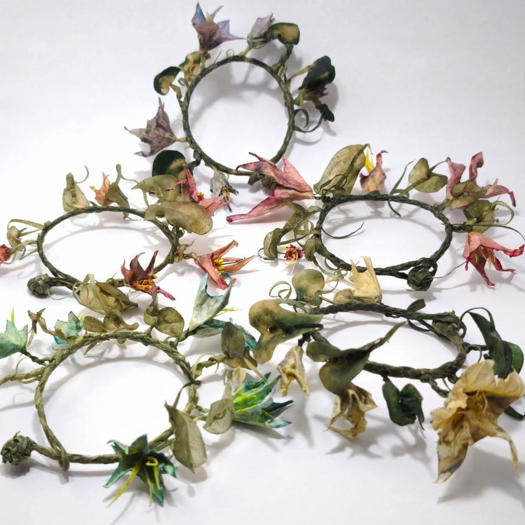 Purple flower bracelet by Lena Echelle