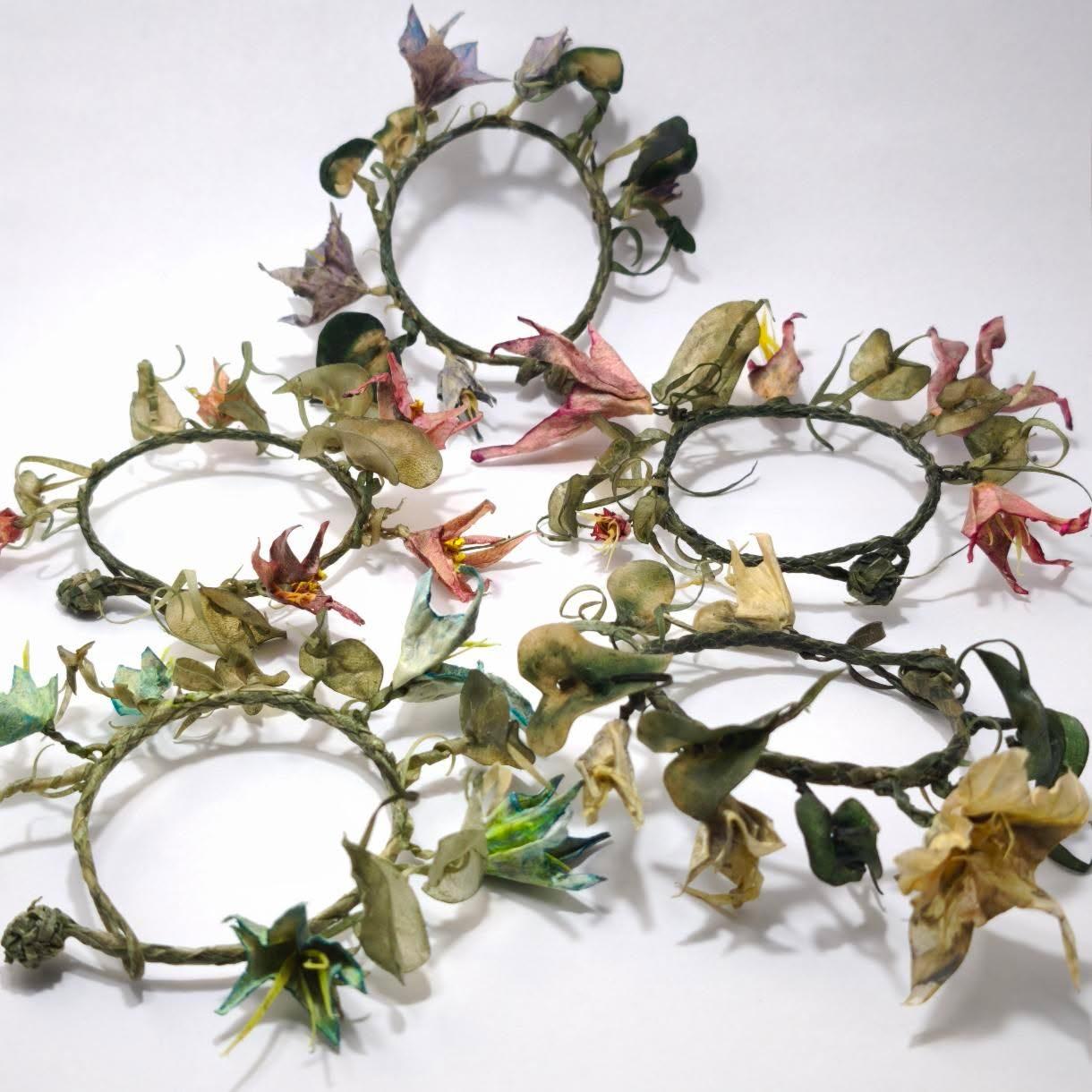 Purple flower bracelet by Lena Echelle