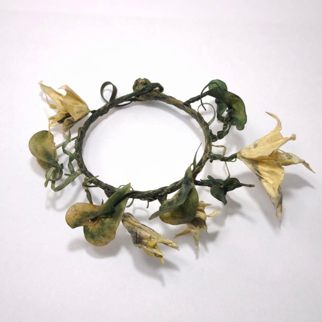 Pastel yellow flower bracelet by Lena Echelle