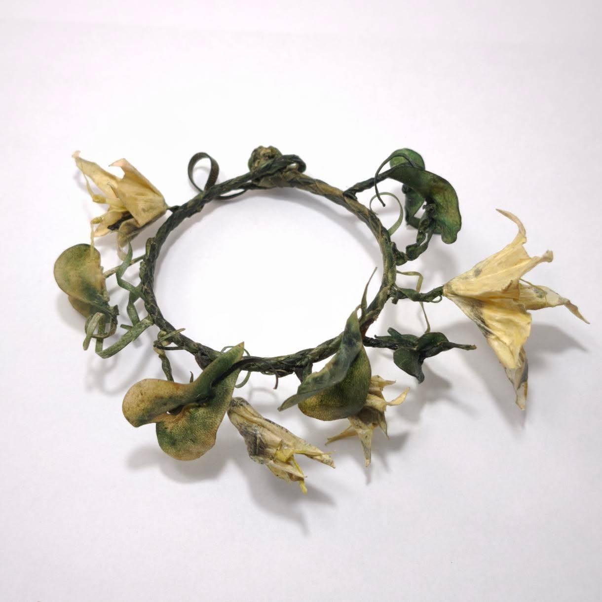 Pastel yellow flower bracelet by Lena Echelle